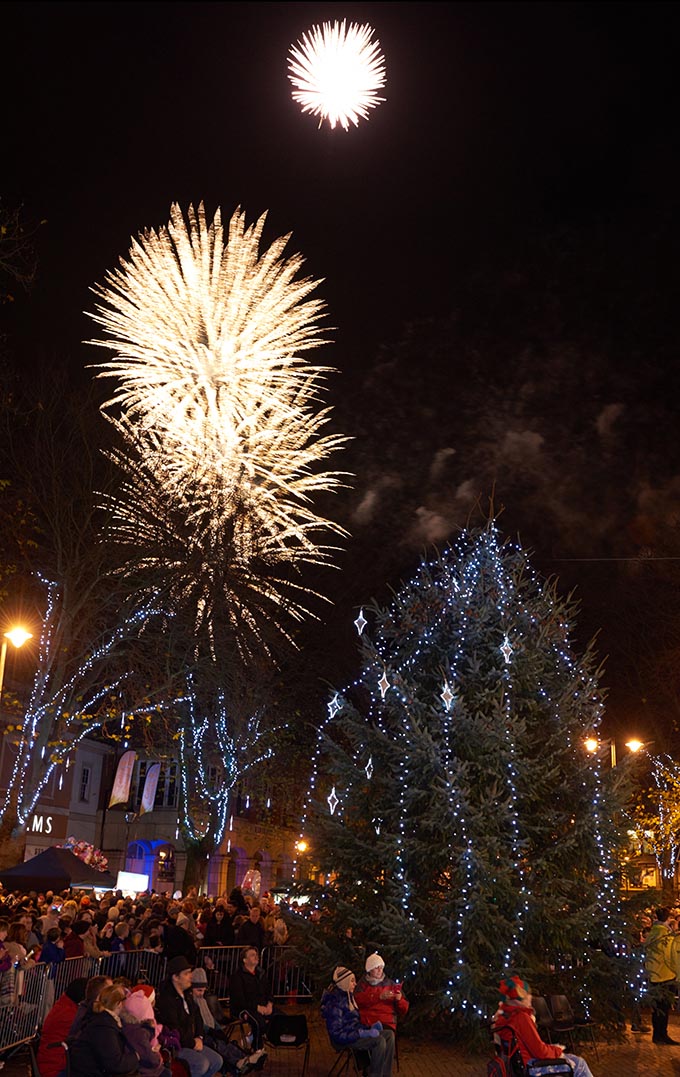 Commercial photography in Banbury of the Cross at new year